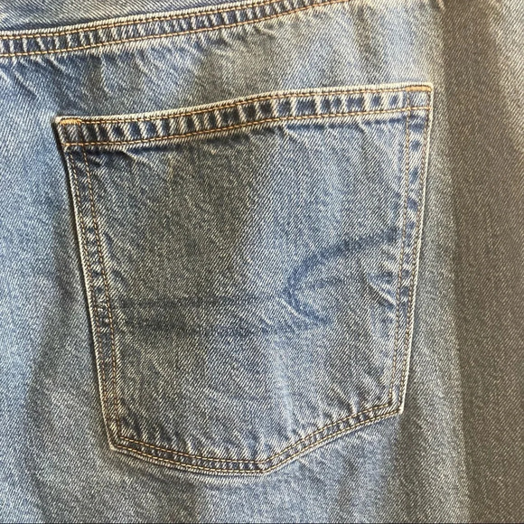 AMERICAN EAGLE Sz 16 High Rise Mom  Ankle Length Jeans - Picture 3 of 7